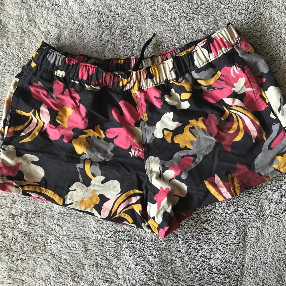 Patagonia Women's Floral Baggies Board Shorts Size M
